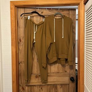 Aerie two piece thermal set Size M